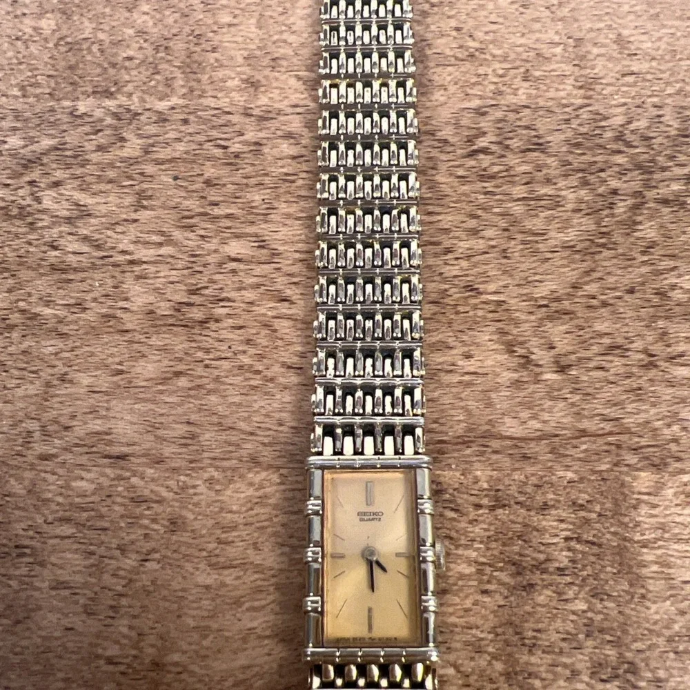 SLIM SEIKO VINTAGE QUARTZ WATCH WITH CHAIN BRACELET 2E20-5079 - READ DESCRIPTION
